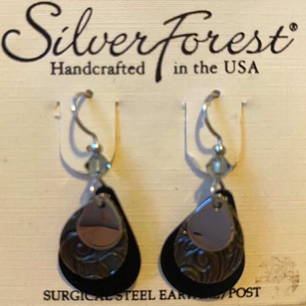Silver Forest Handcrafted Black Dangle Earrings